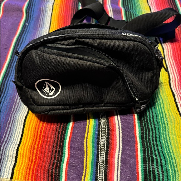 Volcom Fanny pack with 4 pockets - Picture 6 of 6